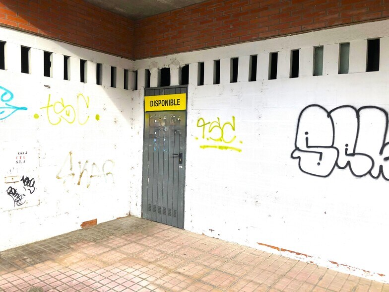 Retail in Ponferrada for sale - Building Photo - Image 2 of 15