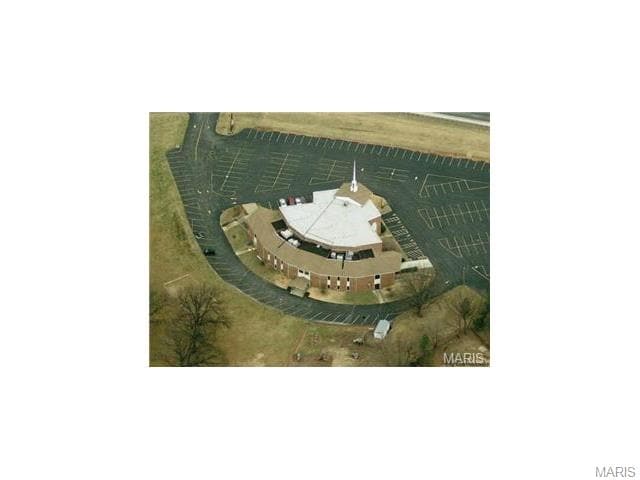 11950 Mark Twain Ln, Bridgeton, MO for sale - Primary Photo - Image 1 of 11