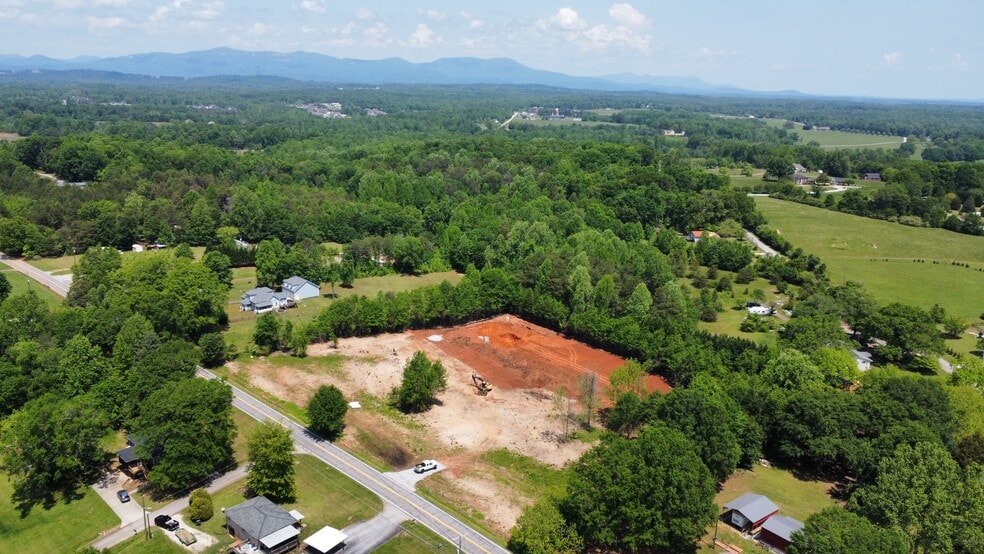 3828 101 hwy, Greer, SC for lease - Building Photo - Image 2 of 7