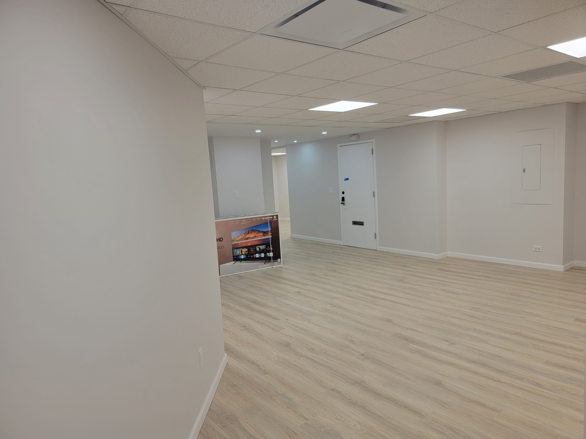 345 E 37th St, New York, NY for lease Interior Photo- Image 1 of 5