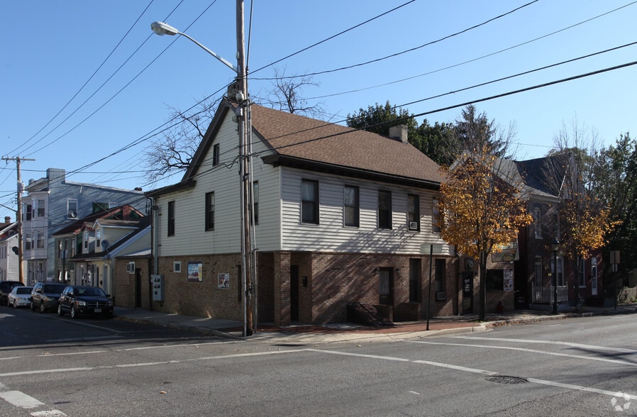 204 E Franklin St, Hagerstown, MD for sale - Primary Photo - Image 1 of 1