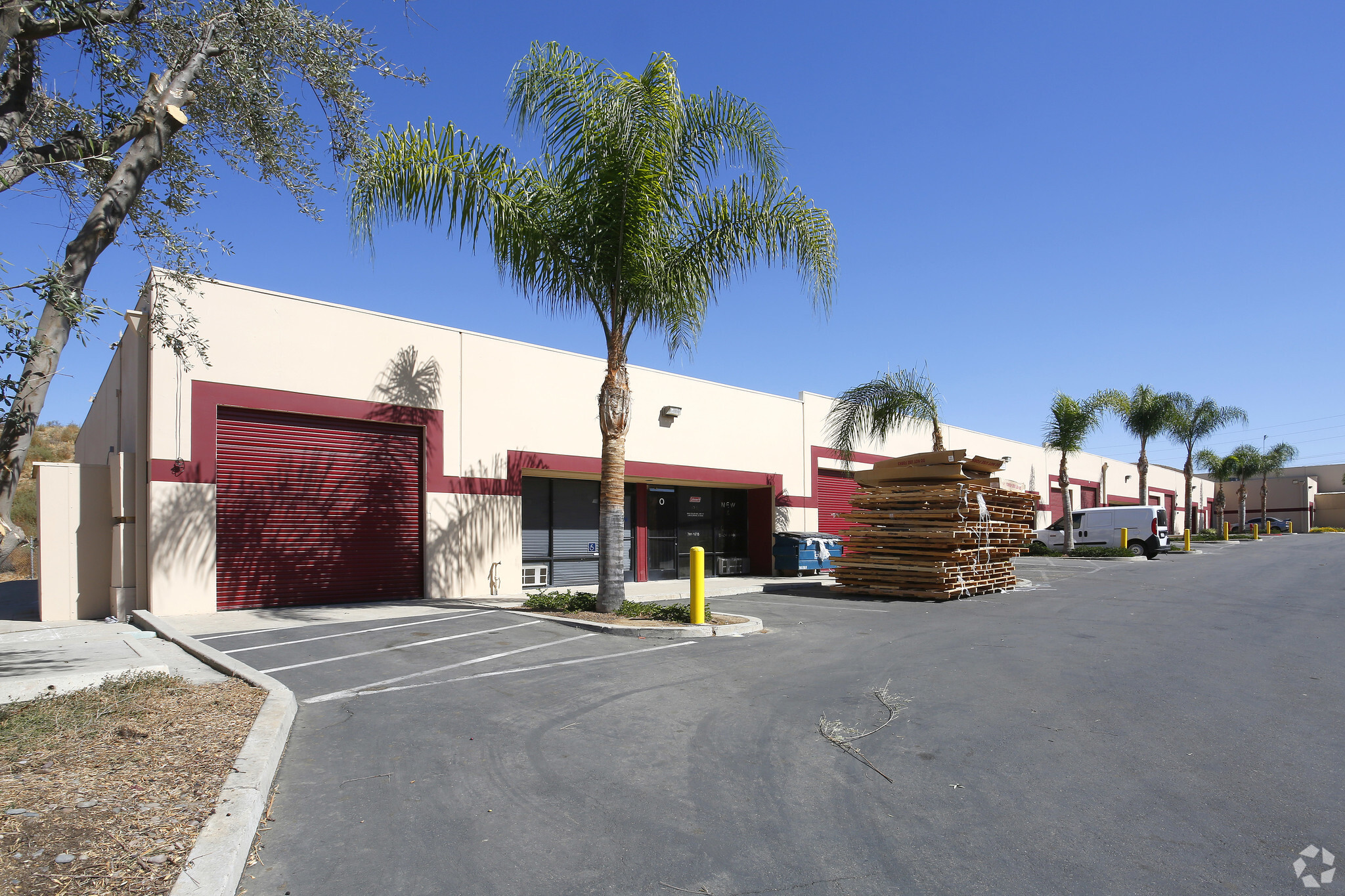 18630 Collier Ave, Lake Elsinore, CA for lease Primary Photo- Image 1 of 13