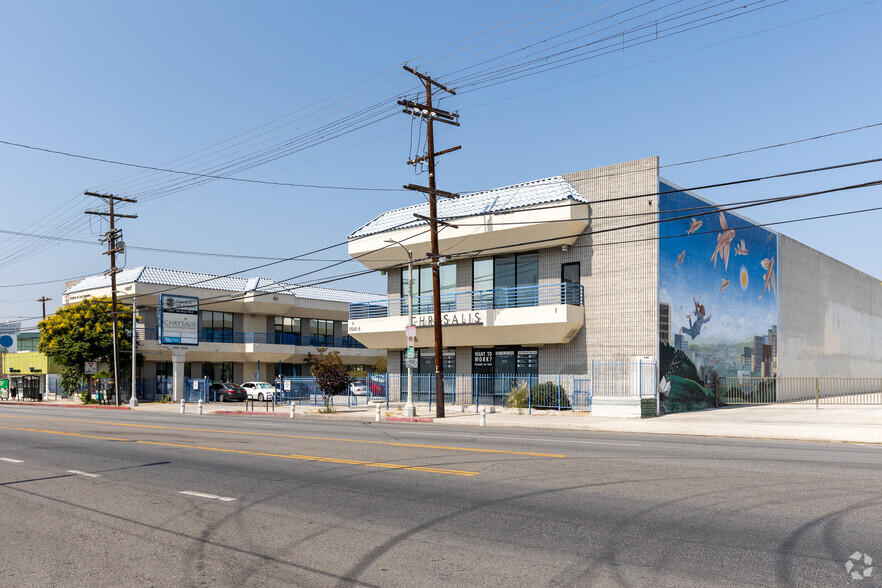 13545-13557 Van Nuys Blvd, Pacoima, CA for lease - Primary Photo - Image 1 of 12