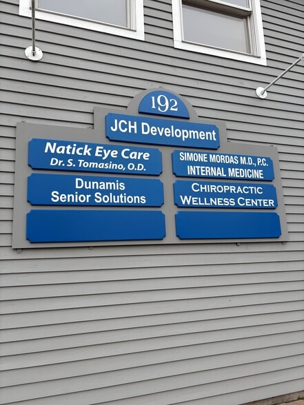 192 Worcester St, Natick, MA for lease - Building Photo - Image 2 of 3