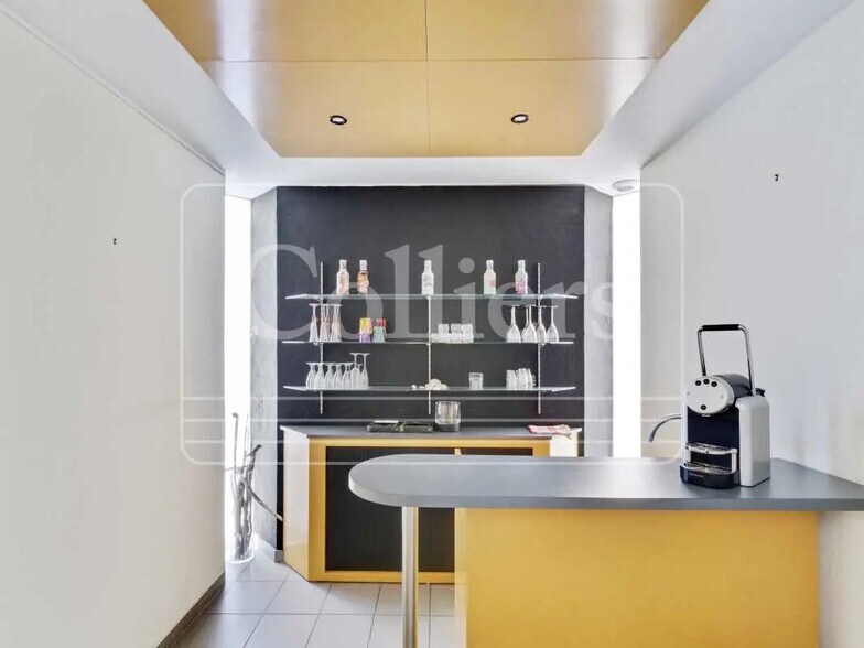 8 Rue Du Cargo Rhin Fidelity, Marseille for lease - Building Photo - Image 1 of 11