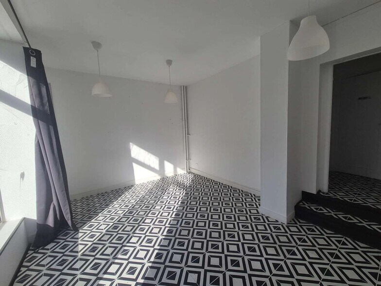 Retail in Châtillon for lease - Interior Photo - Image 3 of 6