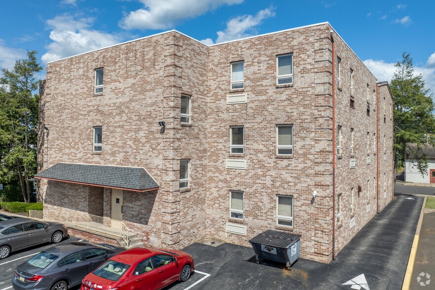 16 N Franklin St, Doylestown, PA for lease - Building Photo - Image 2 of 5