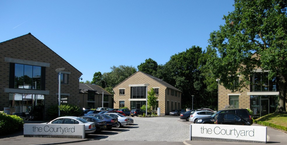 The Courtyard, Bracknell for lease - Primary Photo - Image 1 of 6