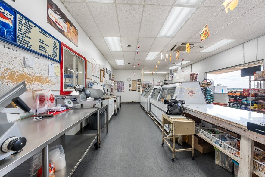 1400 Commerce Dr, New Lexington, OH for sale - Interior Photo - Image 2 of 12