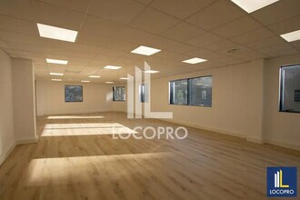 Office in Aix-en-Provence for lease Interior Photo- Image 1 of 7