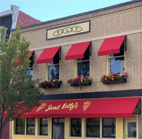 15-17 Main St, Le Roy, NY for sale - Primary Photo - Image 1 of 1