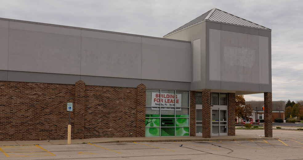 437 N Wolf Creek St, Brookville, OH for lease - Building Photo - Image 2 of 4