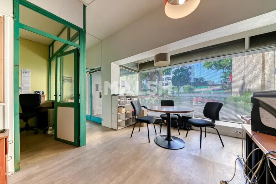 Retail in Villeurbanne for sale - Building Photo - Image 2 of 11