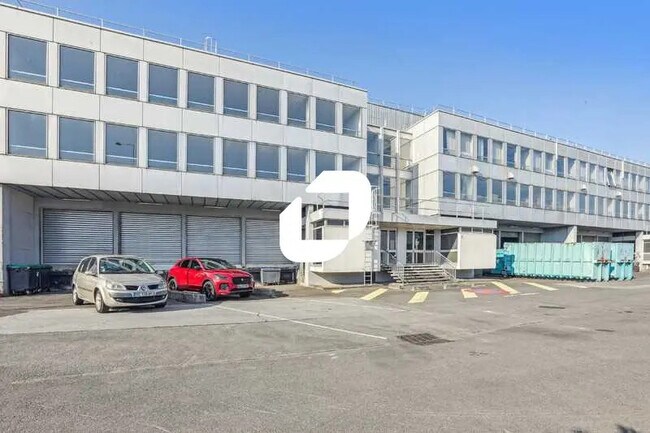 Location Entrepôt 280 m² à 8 804 m²