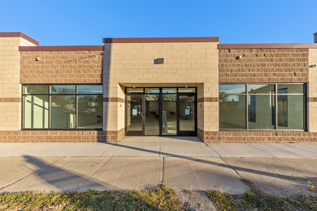 1010 Cesar E Chavez Ave SW, Grand Rapids, MI for lease Primary Photo- Image 1 of 24