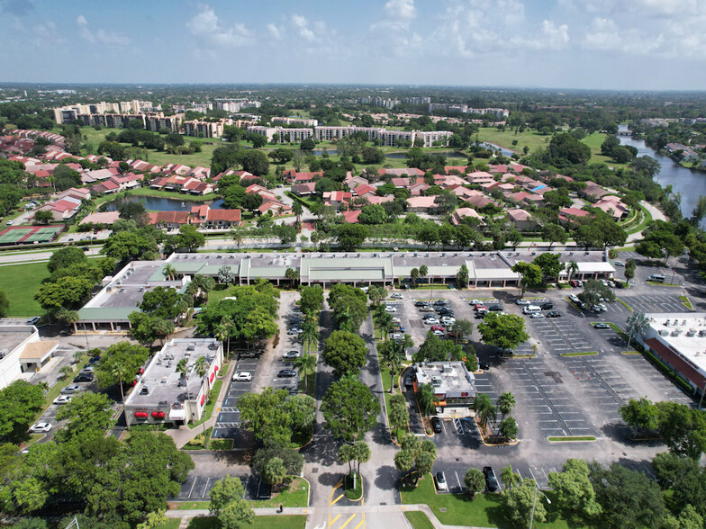 7101-7225 W Oakland Park Blvd, Lauderhill, FL for lease - Building Photo - Image 3 of 7