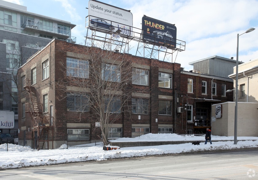 535 Queen St E, Toronto, ON for lease - Primary Photo - Image 1 of 4