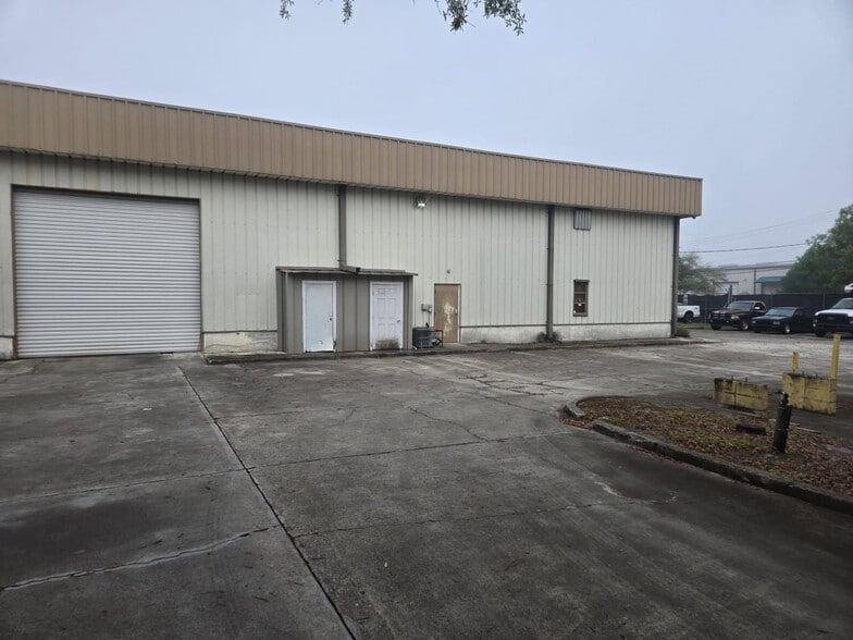 2100 SW Conant Ave, Port Saint Lucie, FL for lease - Building Photo - Image 3 of 4