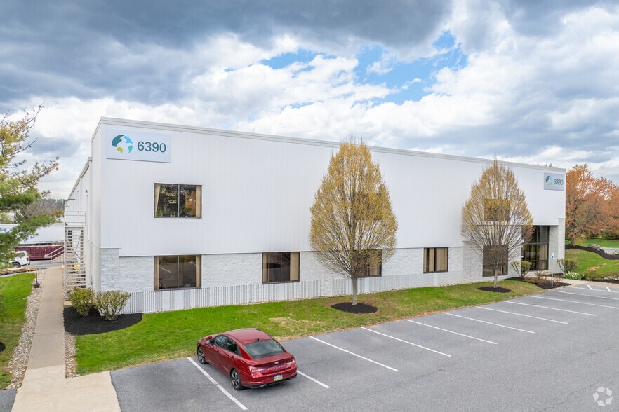 6390 Hedgewood Dr, Allentown, PA for lease - Building Photo - Image 3 of 6