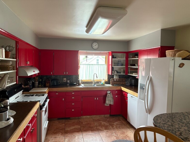 1616 Cloquet Ave, Cloquet, MN for sale - Building Photo - Image 2 of 13