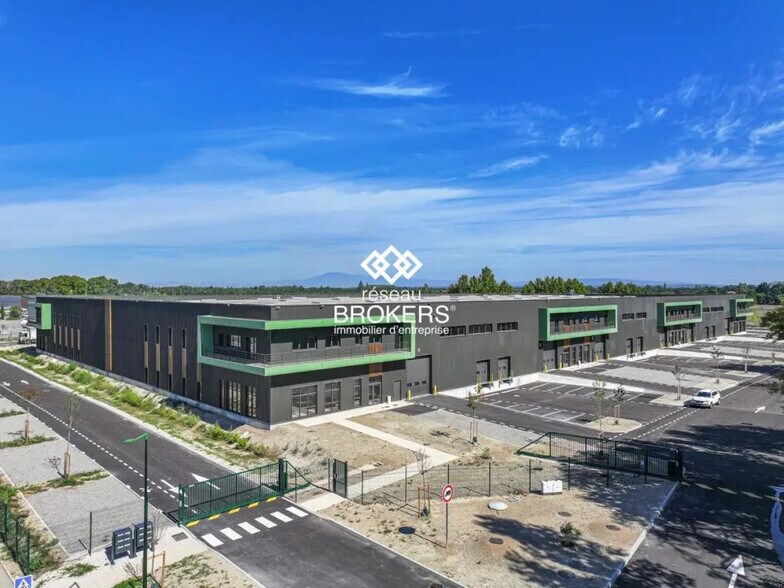 Industrial in Avignon for lease - Aerial - Image 2 of 5