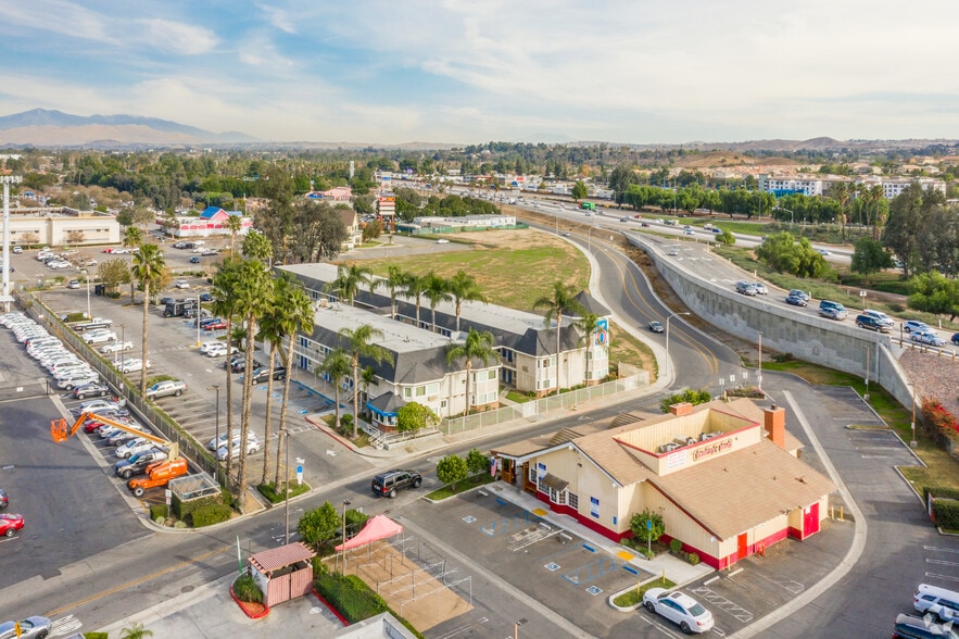 3663 La Sierra Ave, Riverside, CA for sale - Building Photo - Image 3 of 22