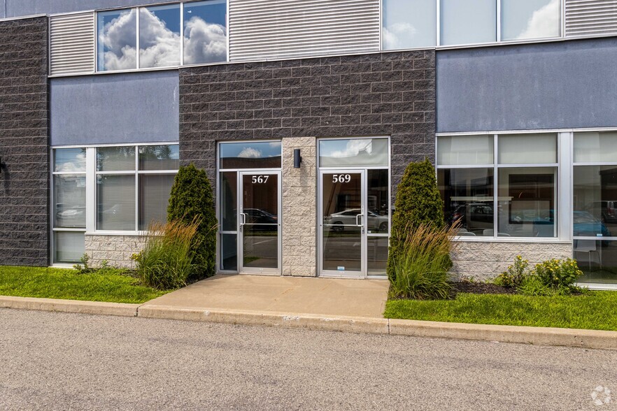 557-577 Boul du Curé-Boivin, Boisbriand, QC for sale - Building Photo - Image 3 of 5