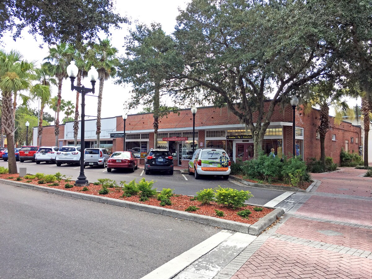 38438 5th Ave, Zephyrhills, FL 33542