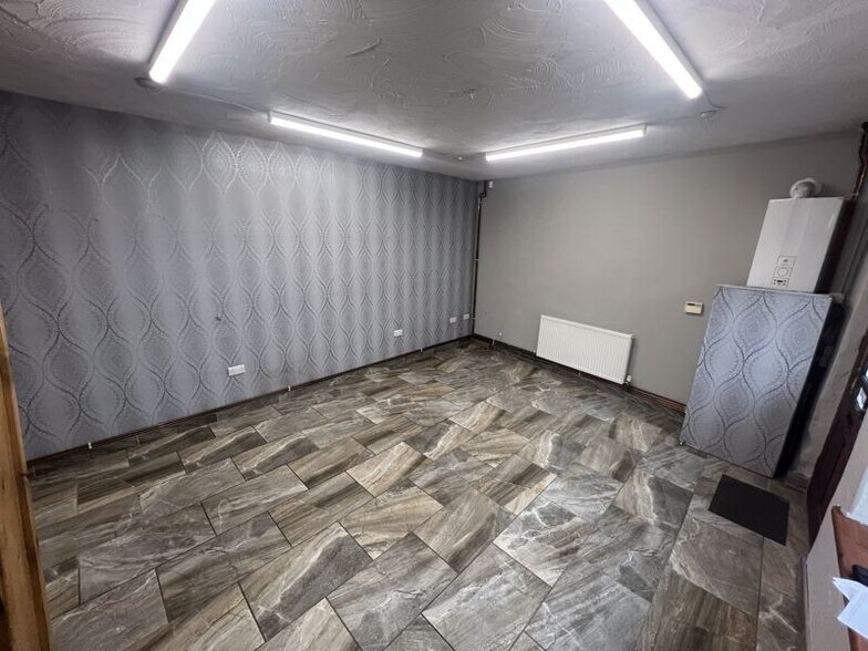 3 Heol-Y-Sarn, Llantrisant for sale - Interior Photo - Image 3 of 5