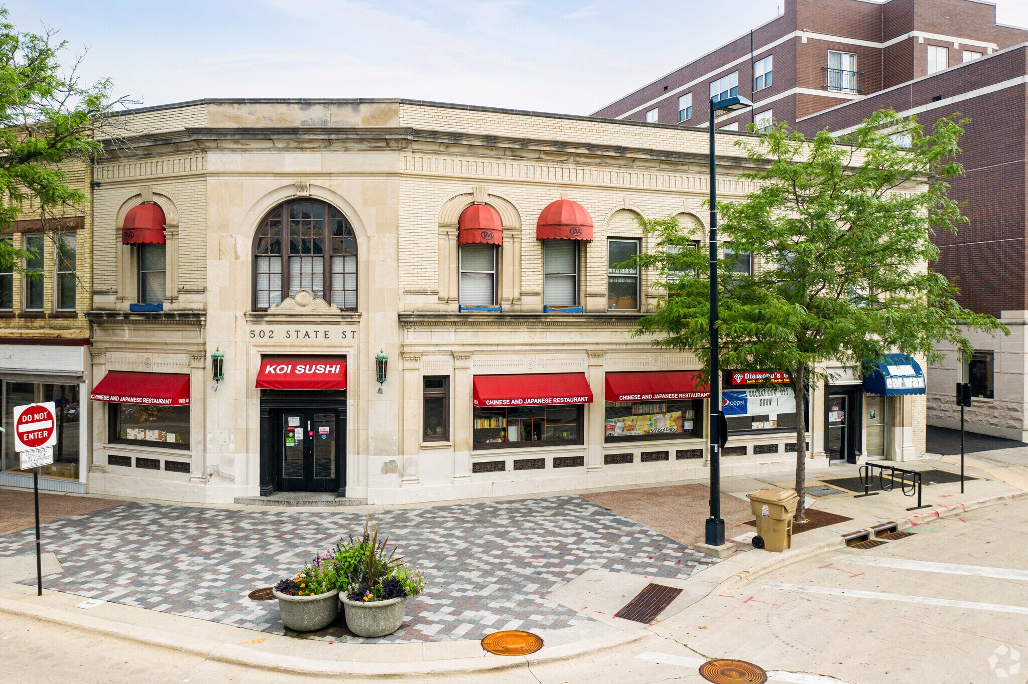 502 State St, Madison, WI 53703 Retail/MultiFamily Opportunity