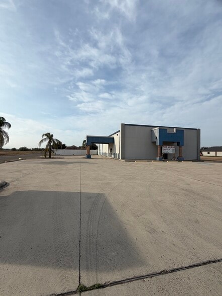 3543 W US Highway 83, Rio Grande City, TX for lease - Building Photo - Image 2 of 22