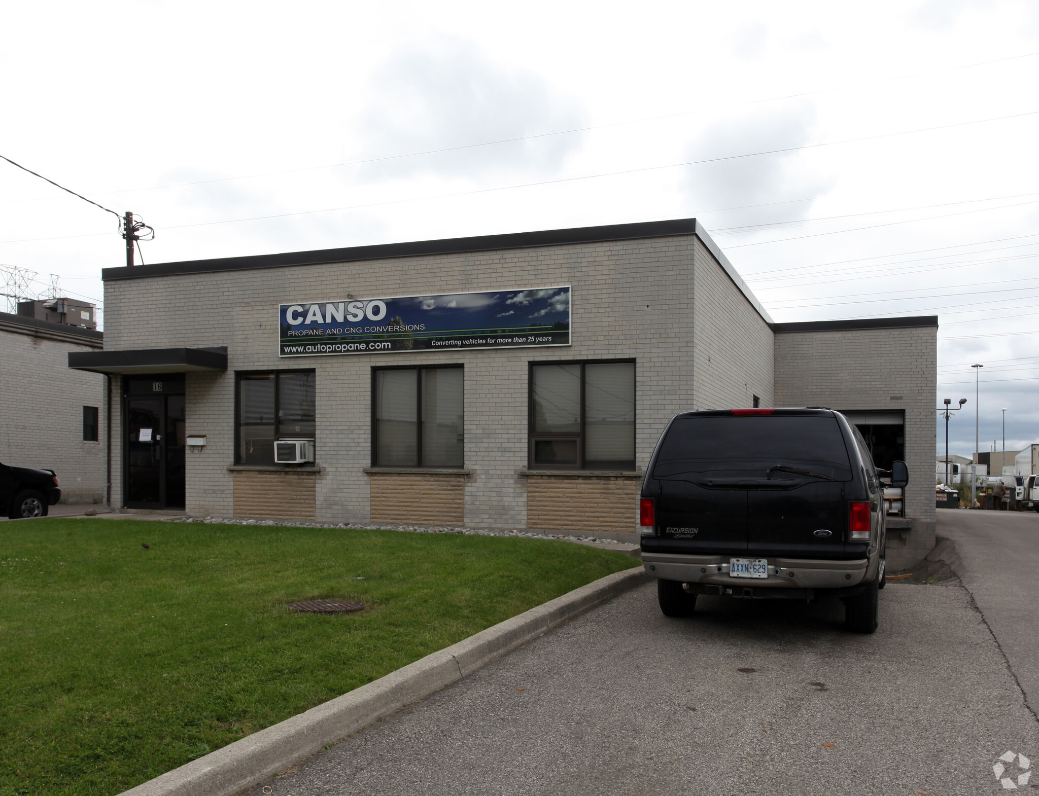 16 Canso Rd, Toronto, ON for lease Primary Photo- Image 1 of 3