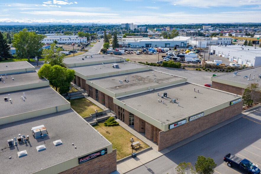 7056 Farrell Rd SE, Calgary, AB for lease - Building Photo - Image 2 of 10
