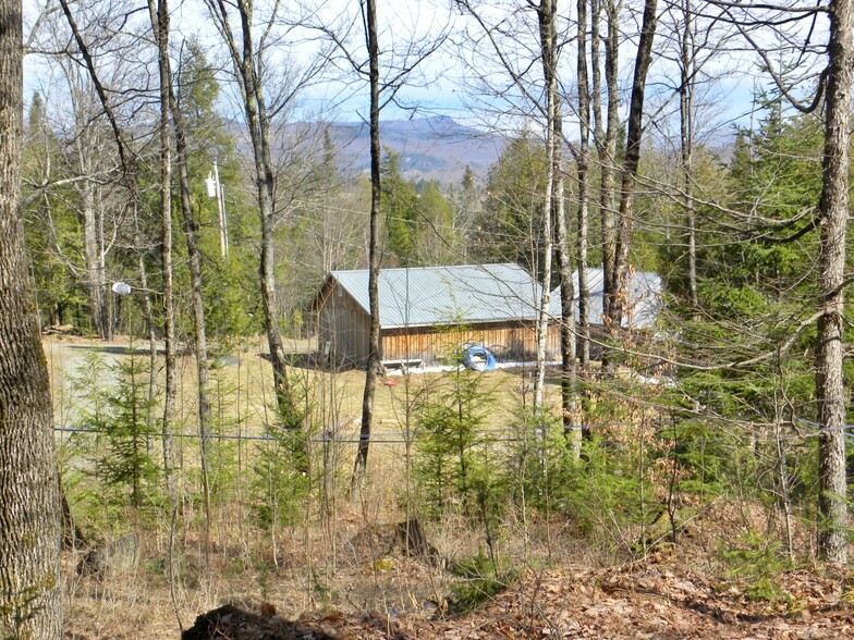 2322 E Albany Rd, West Glover, VT for sale - Building Photo - Image 1 of 1