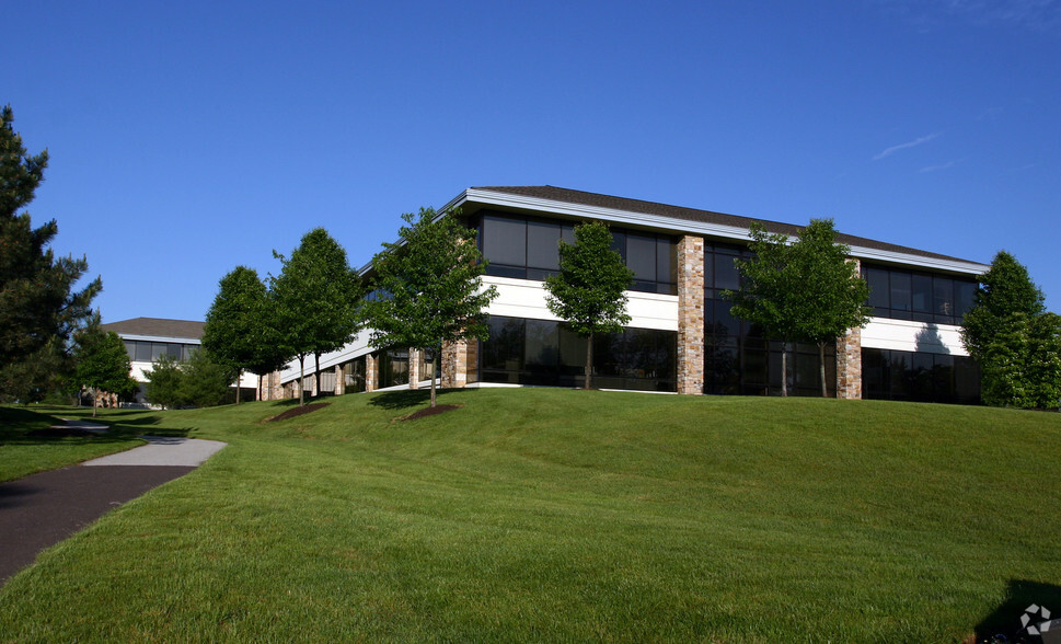 100 Chesterfield Pky, Malvern, PA for lease - Building Photo - Image 1 of 29