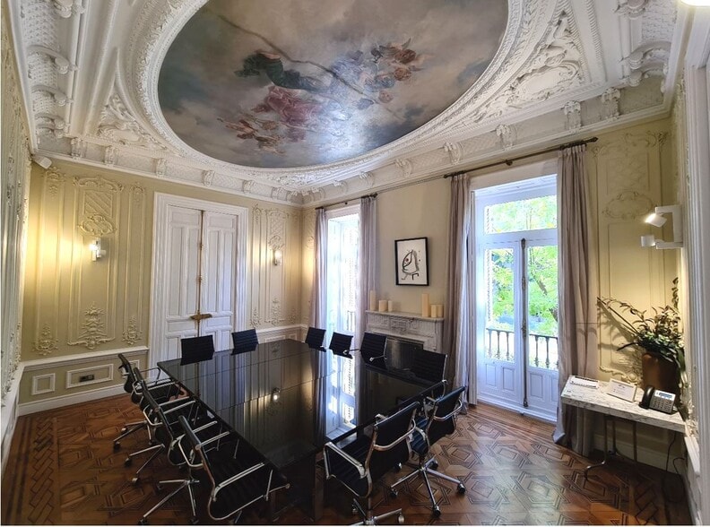 Calle Serrano, 110, Madrid, Madrid for lease - Interior Photo - Image 2 of 8