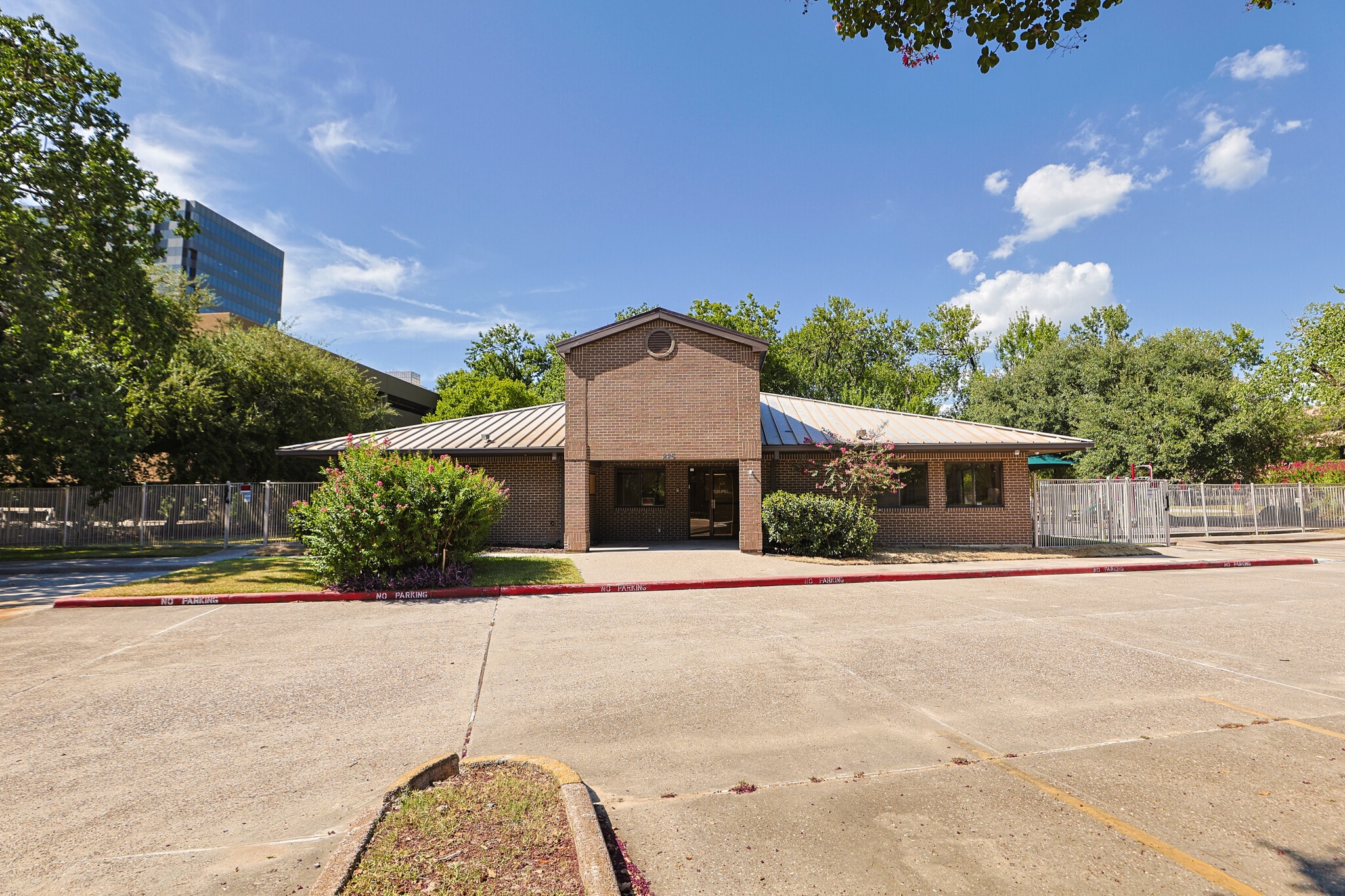 225 Benmar Dr, Houston, TX for lease Building Photo- Image 1 of 23