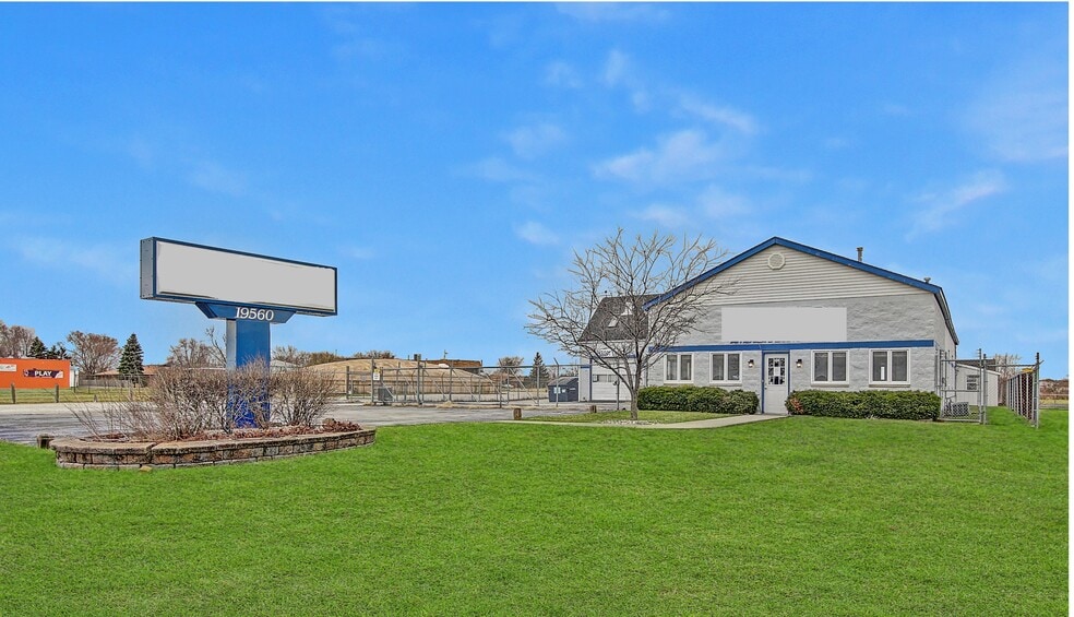 19560 Burnham Ave, Lynwood, IL for sale - Building Photo - Image 1 of 23
