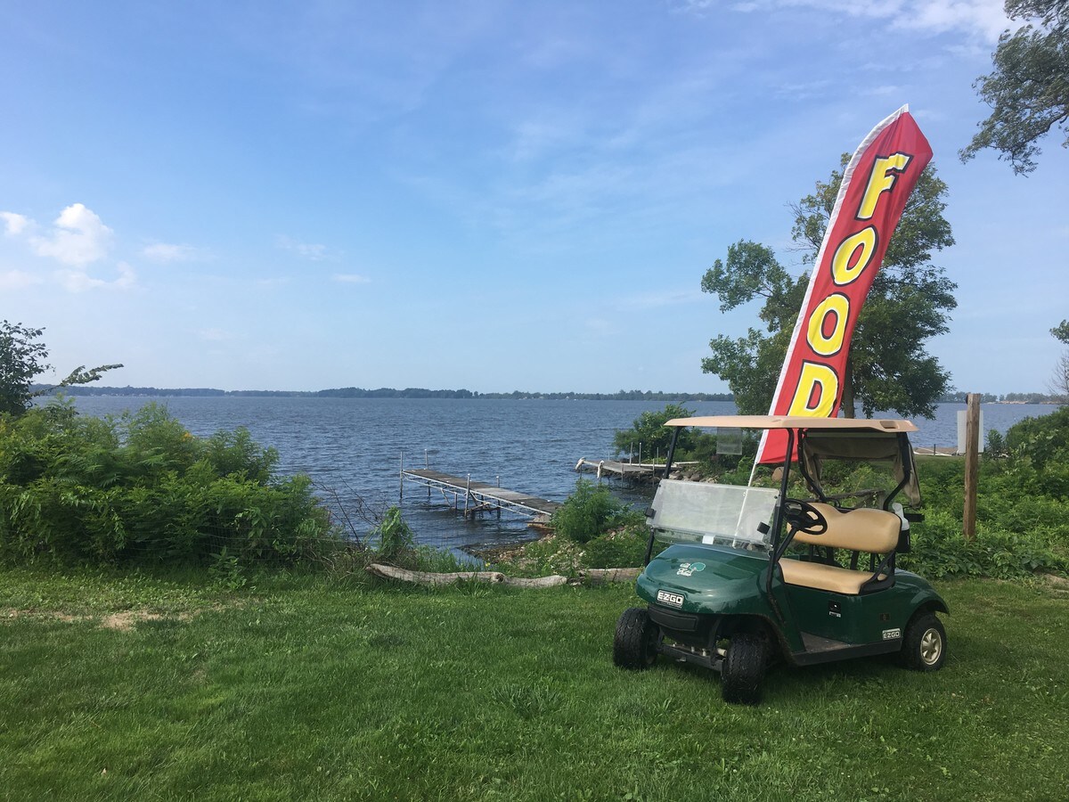 2 Country Club Ln, Sandy Creek, NY 13145