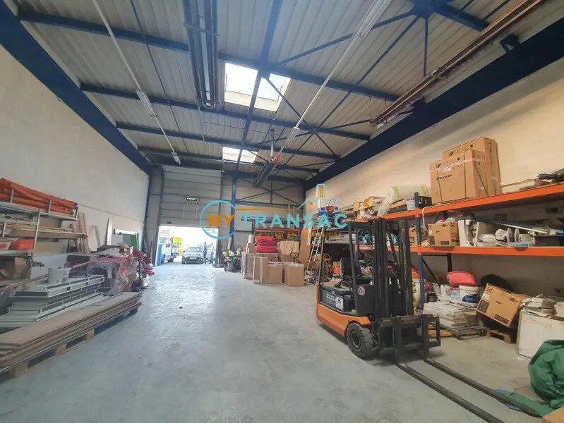Flex in Chelles for lease Interior Photo- Image 1 of 17