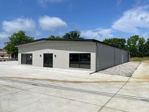 126 N Northwest Loop 323, Tyler, TX for lease Building Photo- Image 1 of 2