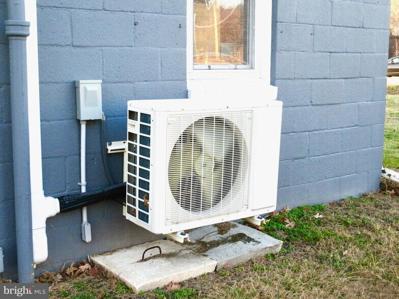 29535 Dover Rd, Easton, MD for sale - Building Photo - Image 1 of 1