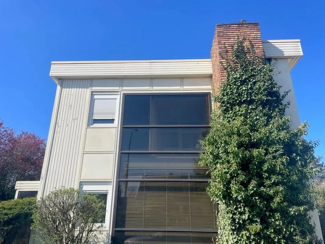 Office in Poissy for sale Building Photo- Image 1 of 14