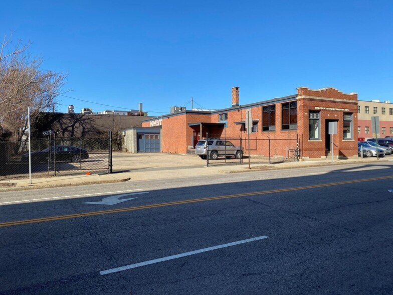 393 Eddy St, Providence, RI for sale - Building Photo - Image 1 of 1