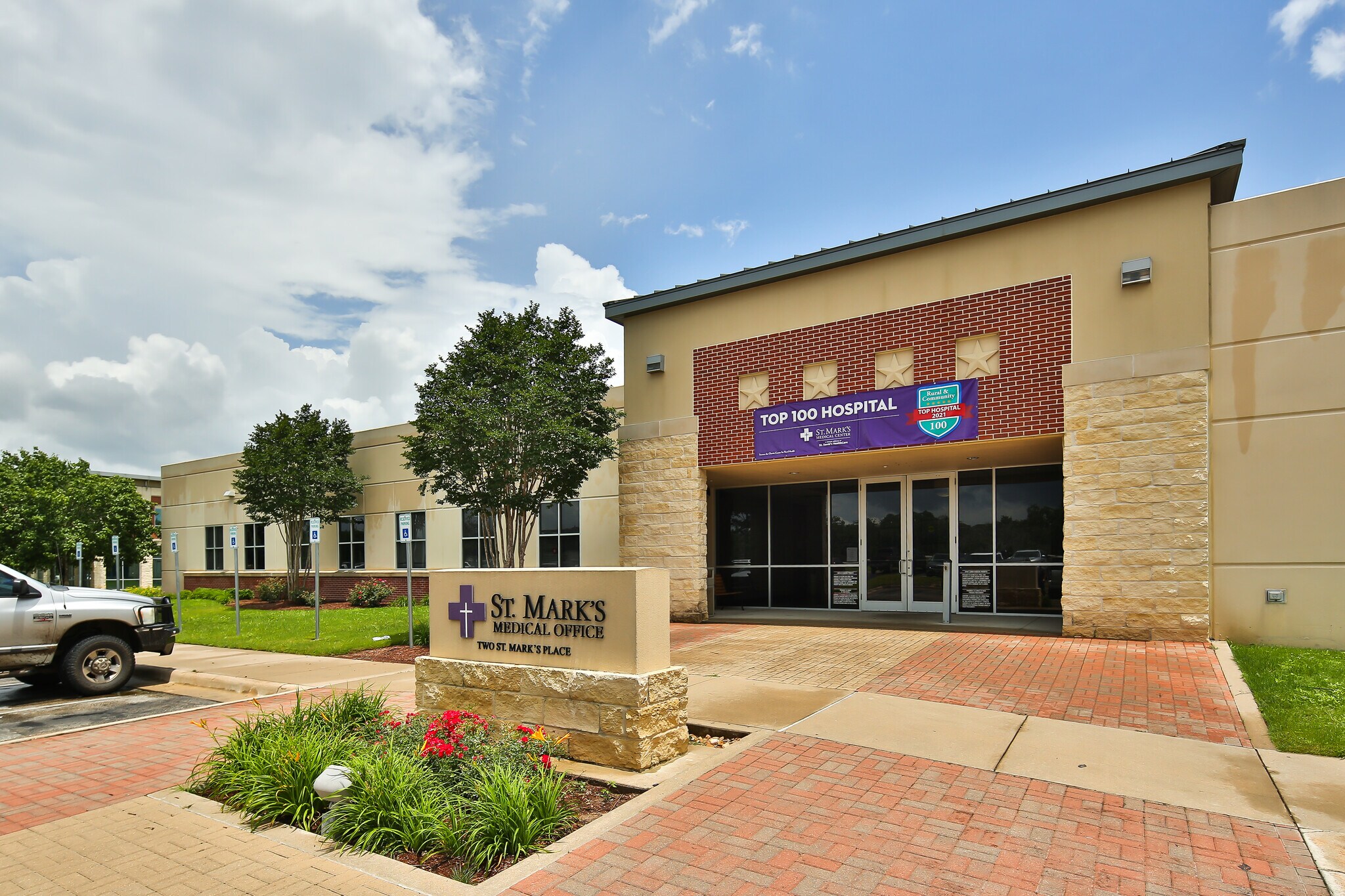 2 Saint Marks Pl, La Grange, TX 78945 Saint Mark's Medical Office