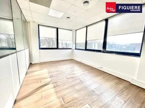 1 Rue Mahatma Gandhi, Aix-en-Provence for lease Interior Photo- Image 2 of 8