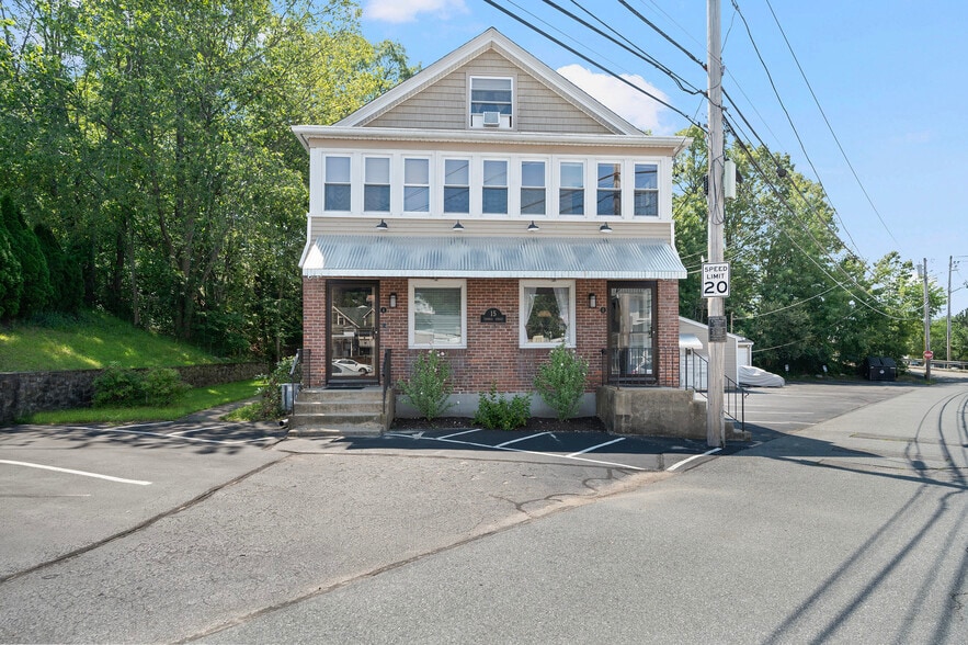 15 Thomas St, North Providence, RI for sale - Building Photo - Image 1 of 44