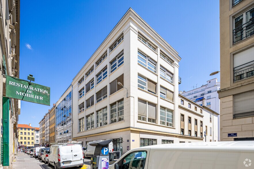 Office in Lyon for lease - Primary Photo - Image 1 of 3