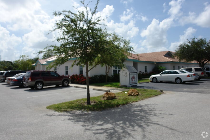 189 Center Rd, Venice, FL for sale - Building Photo - Image 2 of 2