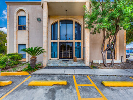 2819 Woodcliffe St, San Antonio TX - Call Center